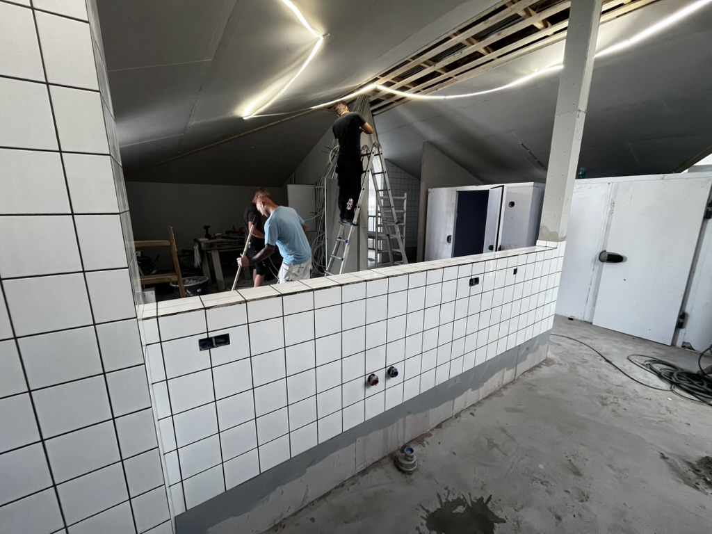 8E4D6978-D03B-4CCE-8022-DD3A5582827C_1_105_c